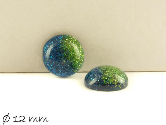 6 Stück Stück runde Resin Cabochons, Ø 12 mm, blau-grün mit Glitzer
