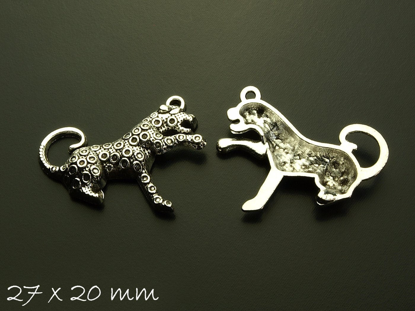 2 Stück Anhänger Leopard in altsilber 27 x 20 mm