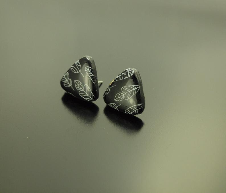 Ohrstecker nach Wahl mit Muster Federn Zweige Blätter schwarz weiß Polymer Clay Fimo Ohrringe Stecker Tropfen Viereck Dreieck Diamant