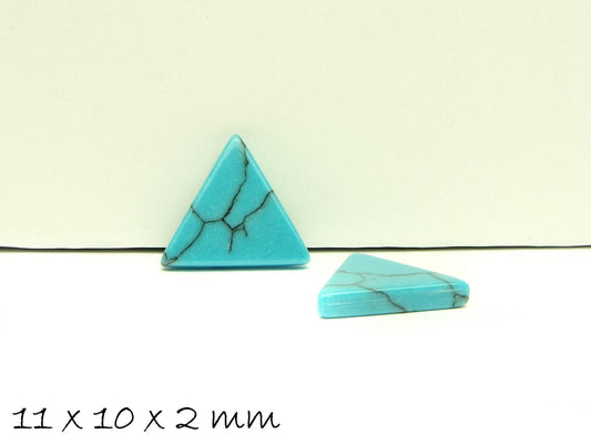 2 Stück Edelstein Cabochons, Dreieck, synthetischer Türkis, 11 x 10 mm, blau