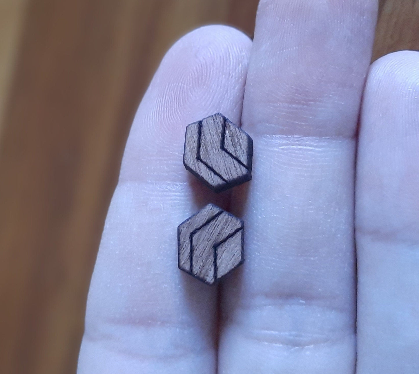 Ohrstecker nach Wahl Sechseck mit Muster Chevron Dreieck geometrisch Hexagon Holz Ohrringe