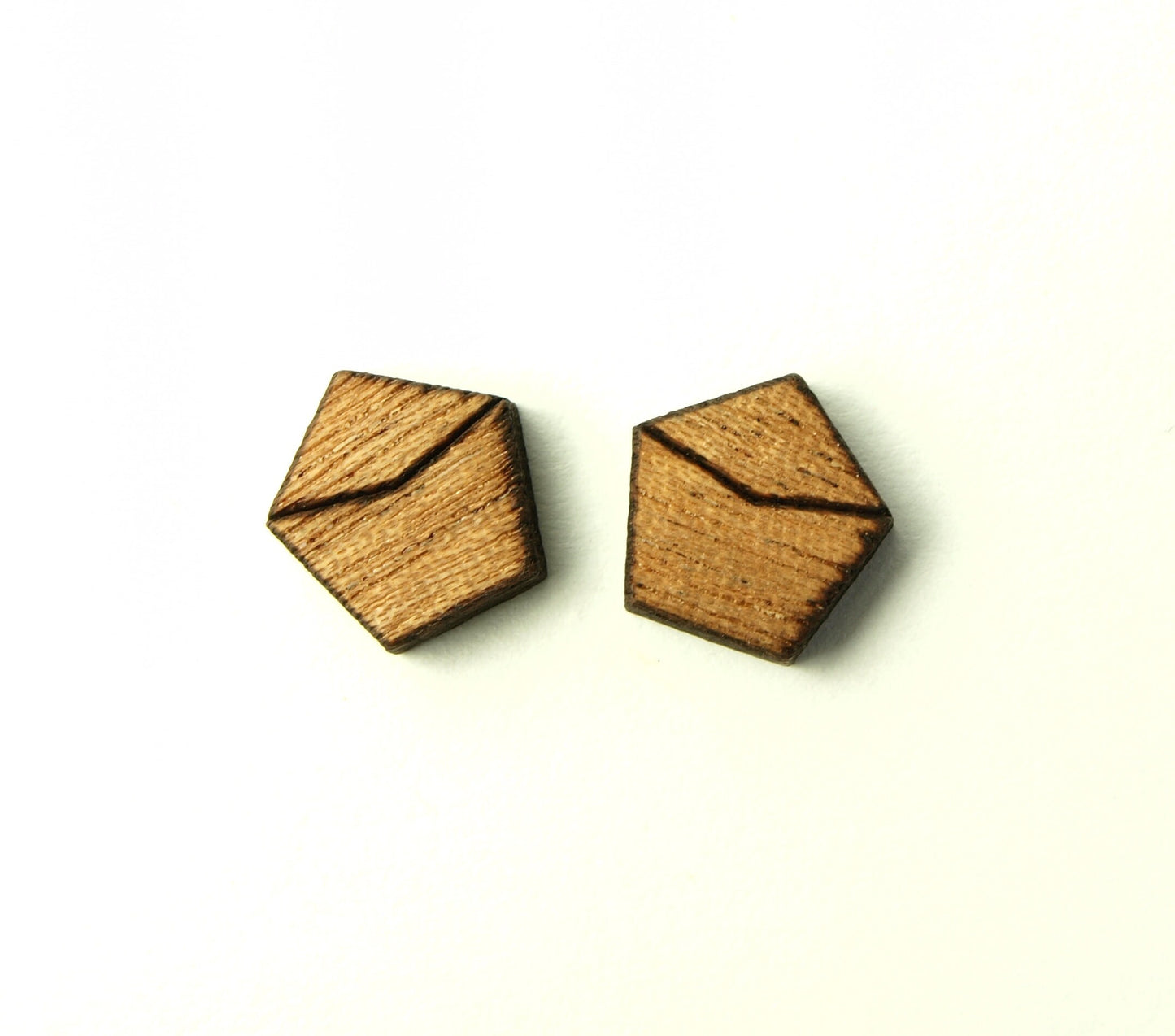 Ohrstecker nach Wahl Fünfeck mit Muster Dreieck geometrisch Pentagon Holz Ohrringe