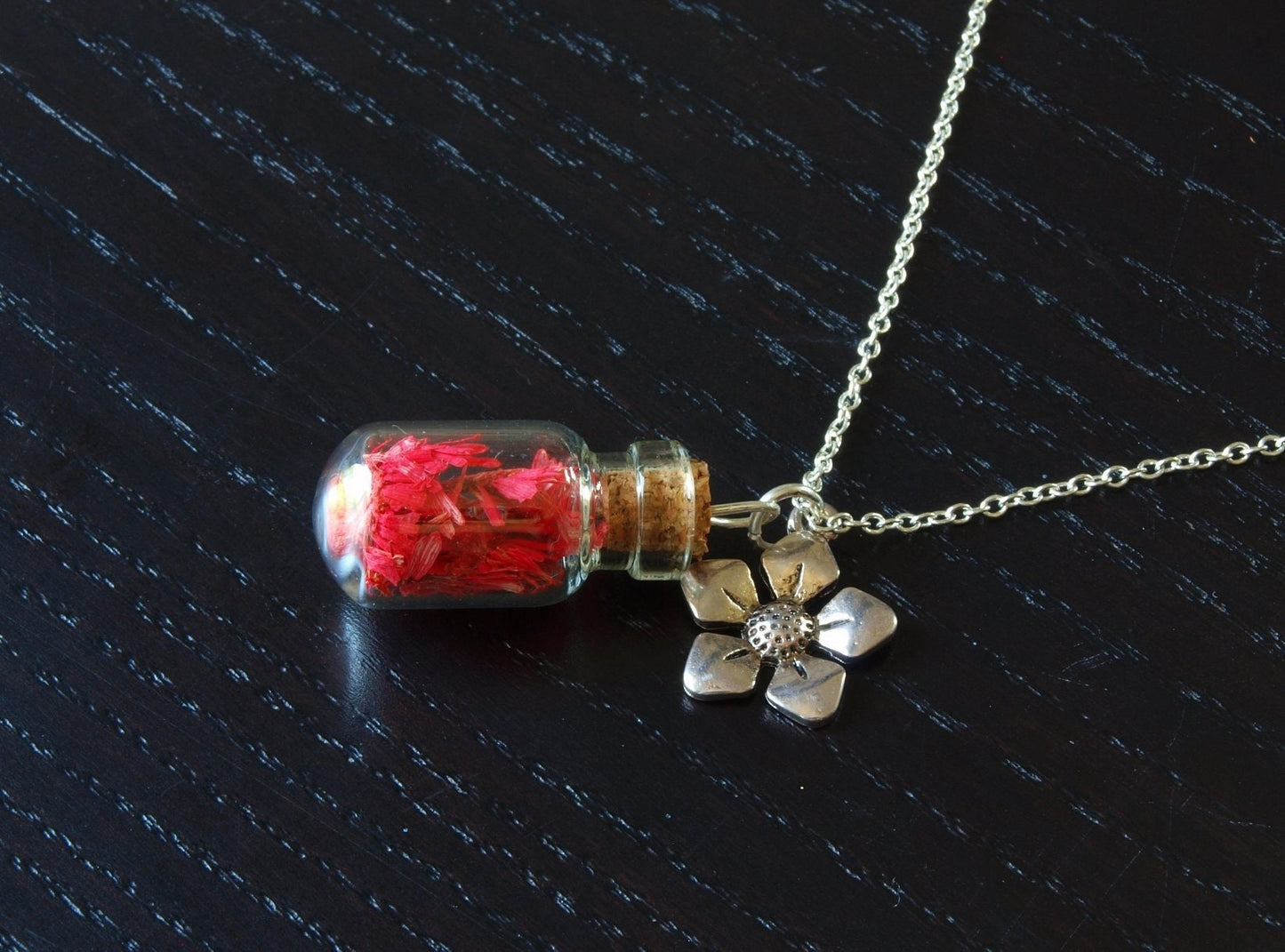 Echte getrocknete Blüten rot Kette Perle Glas Muster nach Wahl