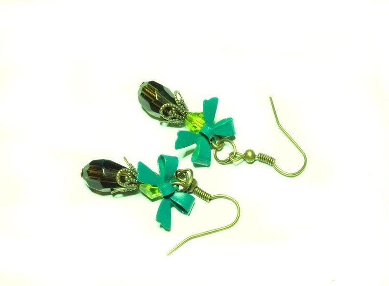 Ohrringe nach Wahl Perle Glas hohl grün Schleife bronze silbern