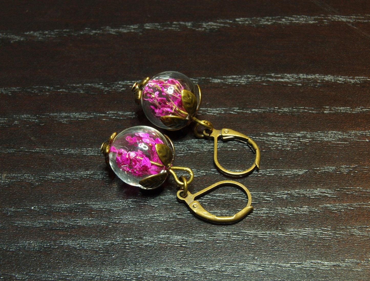 Echte getrocknete Blüte Ohrringe Glas Perle lila pink silber bronze Muster nach Wahl Creole Ohrhänger