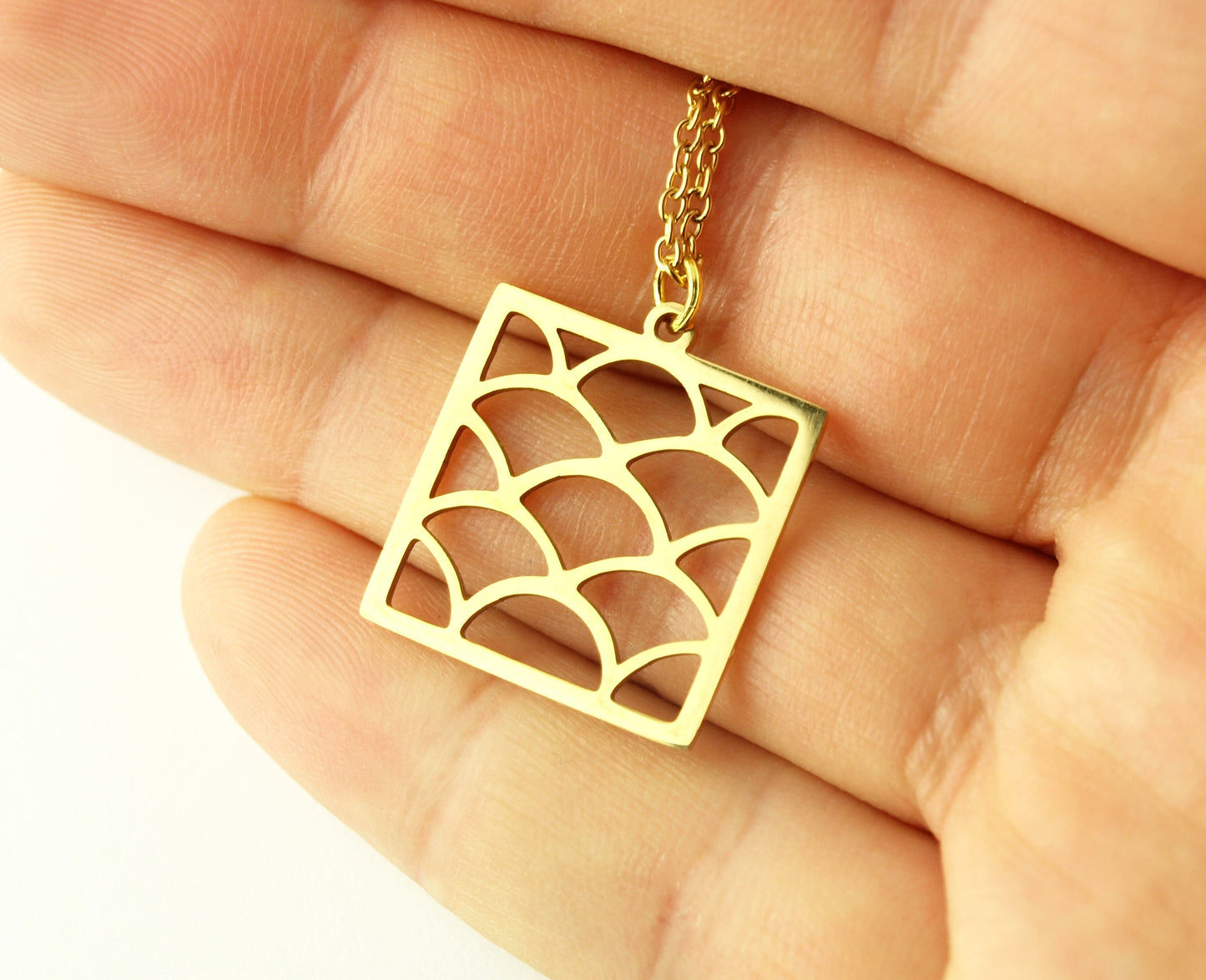 Kette Edelstahl Viereck Wellenmuster Quadrat Anhänger geometrisch golden