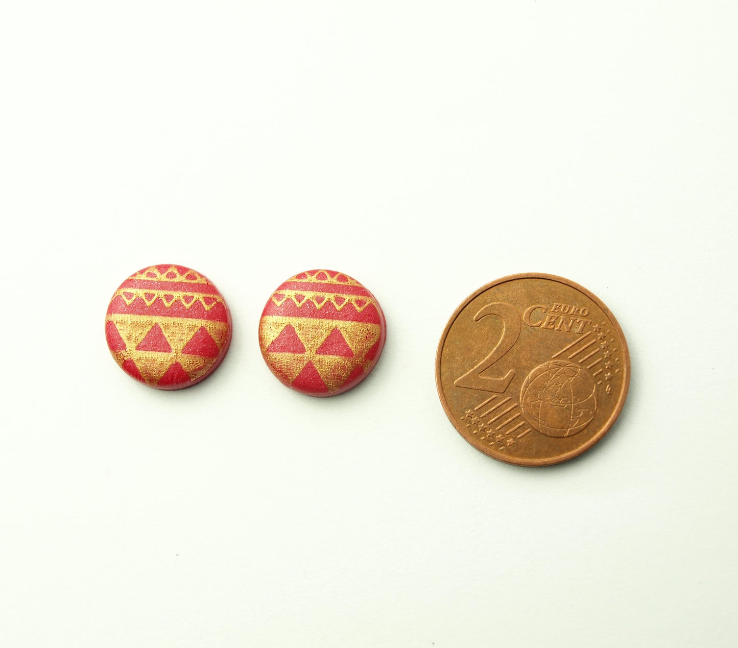 Ohrstecker Retro Muster Dreiecke geometrisch rot gold Polymer Clay Fimo Ohrringe Stecker nach Wahl