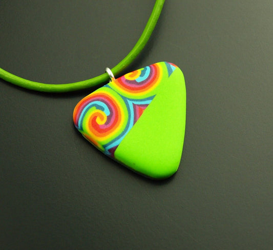 Kette Leder Dreieck Polymer Clay farbig bunt Regenbogen retro Muster nach Wahl