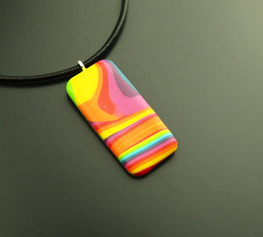 Kette Leder Rechteck Dreieck Polymer Clay farbig bunt Regenbogen retro Muster nach Wahl