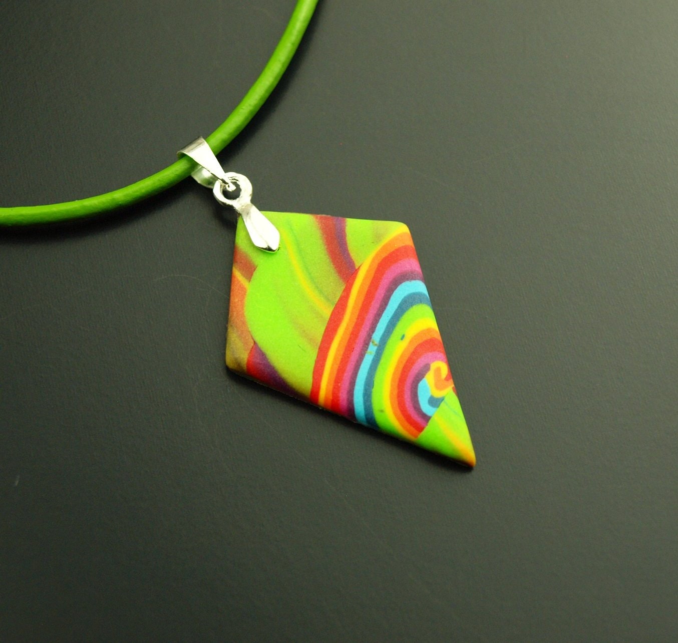 Kette Leder Polymer Clay farbig bunt Regenbogen retro Muster nach Wahl