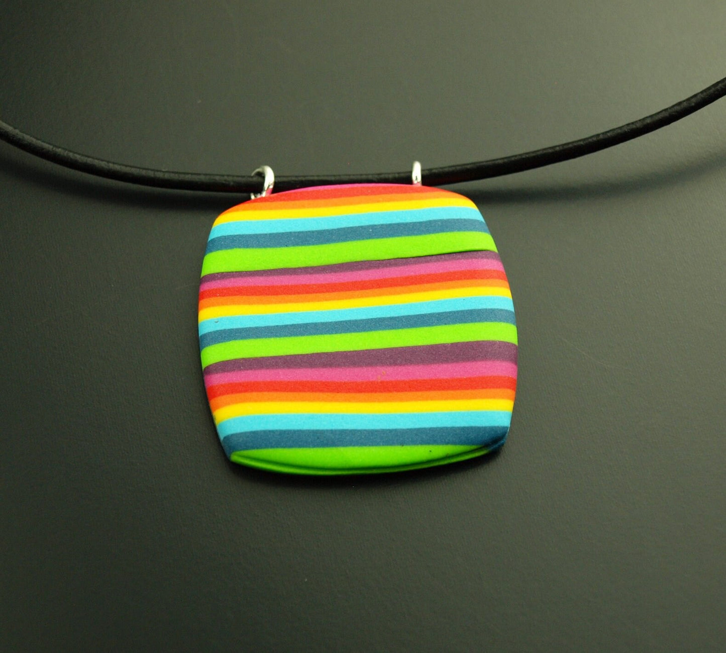 Kette Leder Viereck Streifen Polymer Clay farbig bunt Regenbogen retro Muster nach Wahl