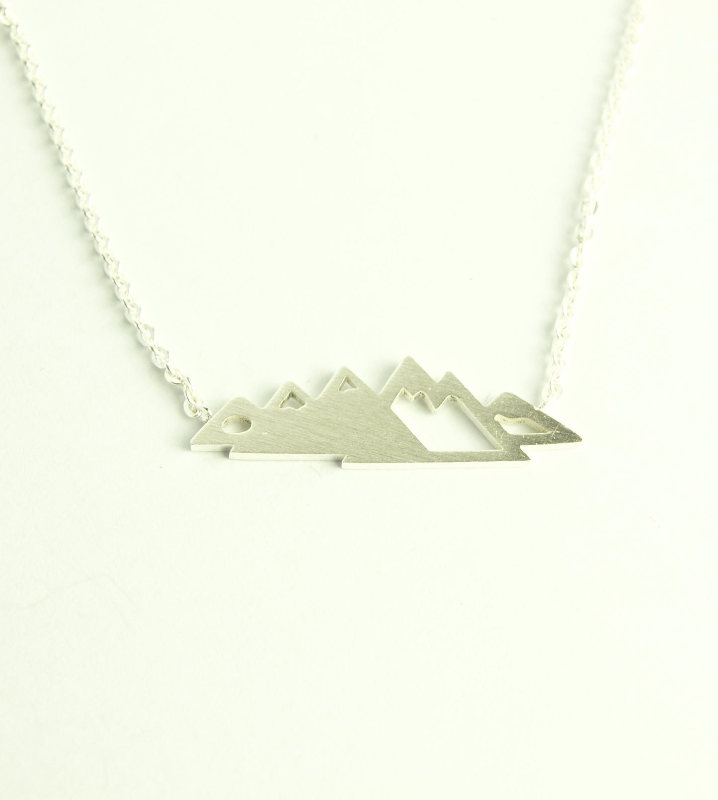 Kette Berge Schnee Landschaft geometrisch minimalistisch Edelstahl Anhänger silbern