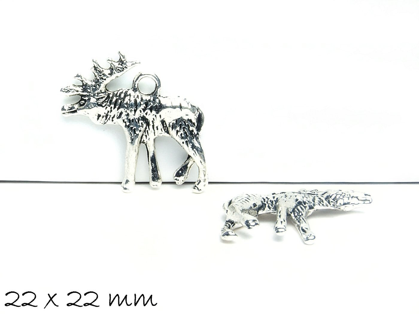 2 Stück Anhänger Rentier, Hirsch, Elch in altsilber, 22 x 12 mm