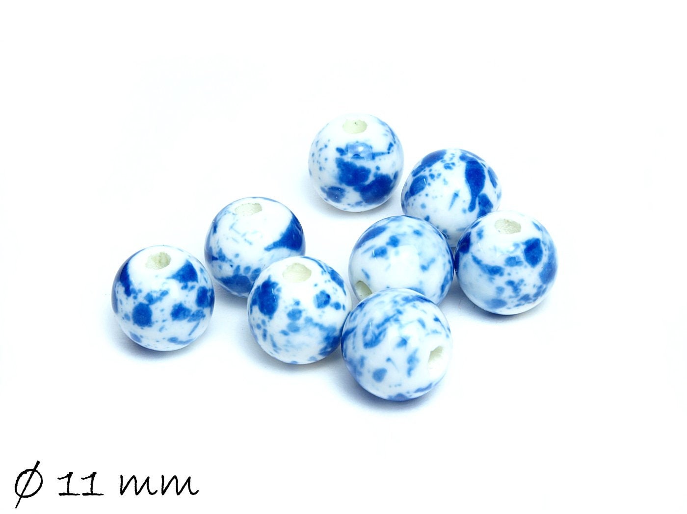 10 Stück Porzellan Perlen Ø 11 mm weiß blau Blumen Blüten