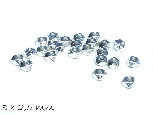 20 Stück Spacer Perlen Polygon 3 x 2,5 mm silber