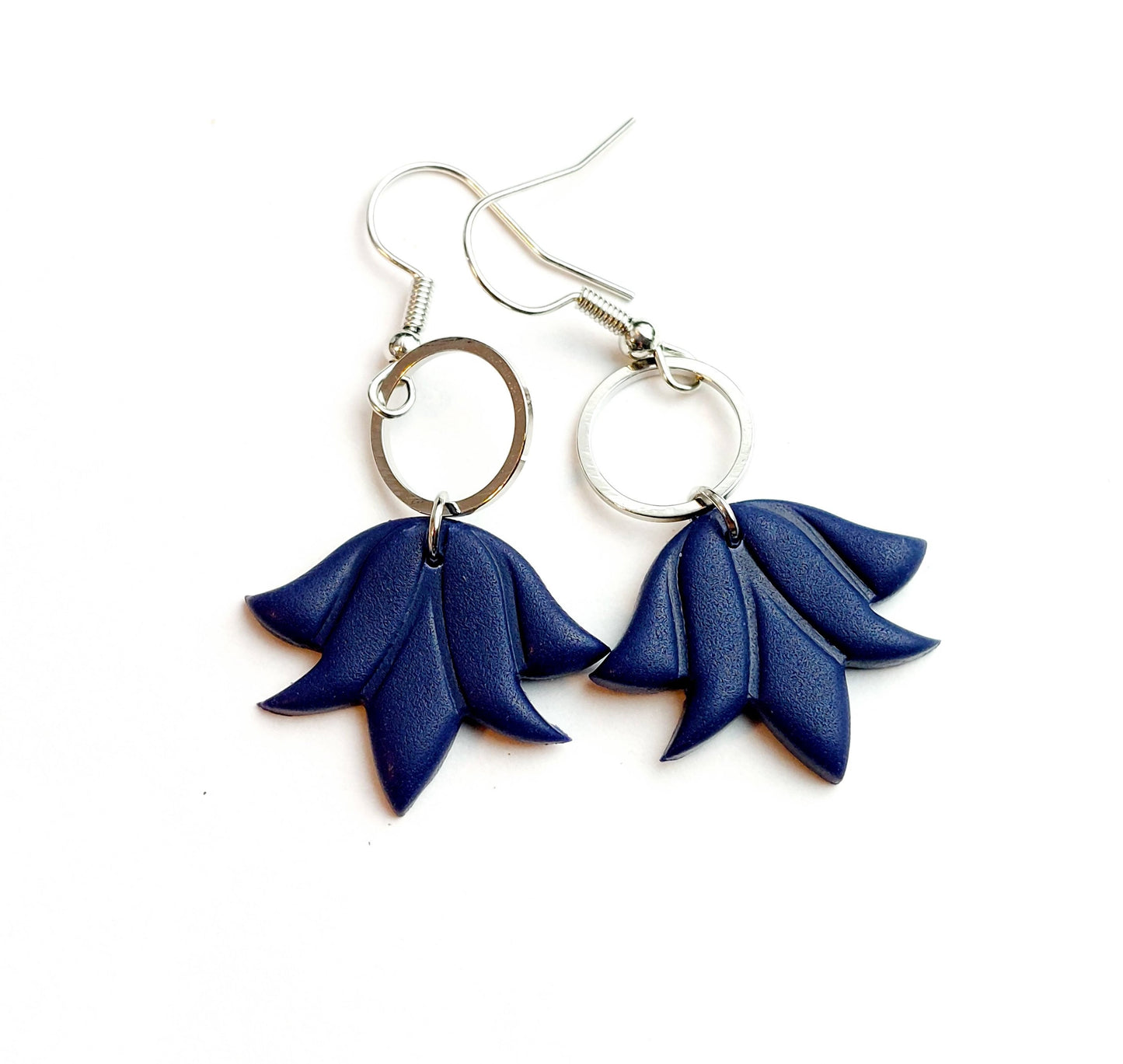 Statement Ohrringe Polymer Clay Blüten Blätter blau nach Wahl